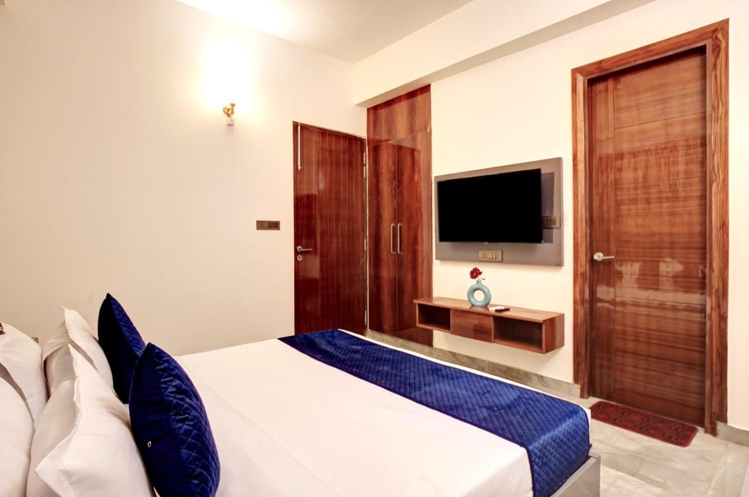 Hotel Elite Grand Near Kailash Hospital Нойда Екстер'єр фото
