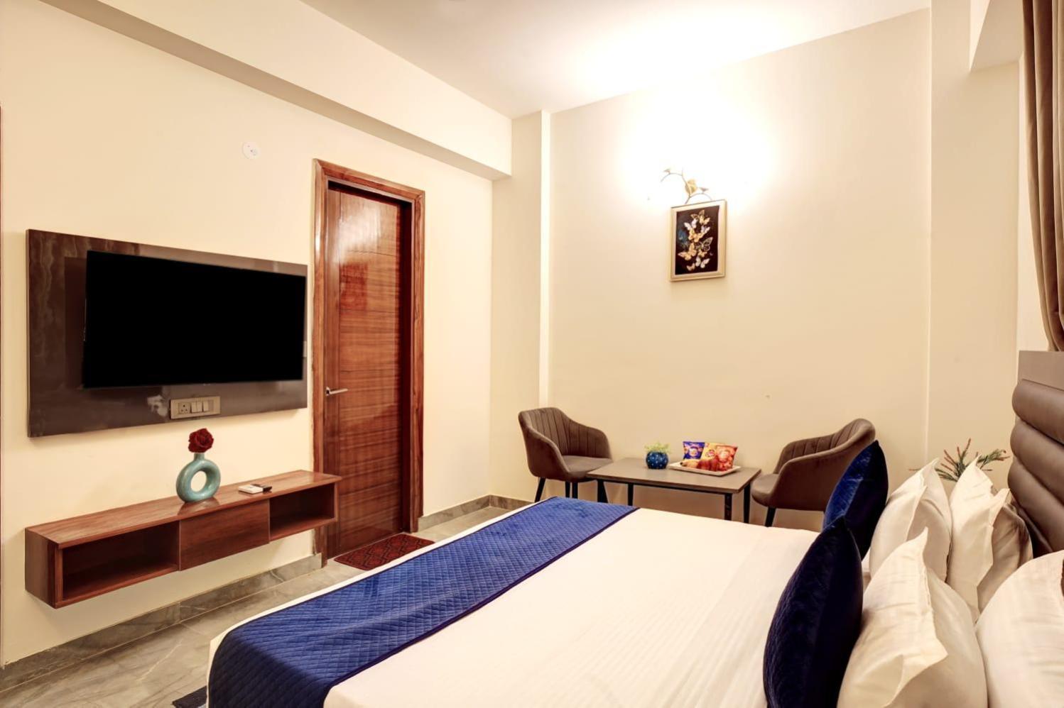 Hotel Elite Grand Near Kailash Hospital Нойда Екстер'єр фото