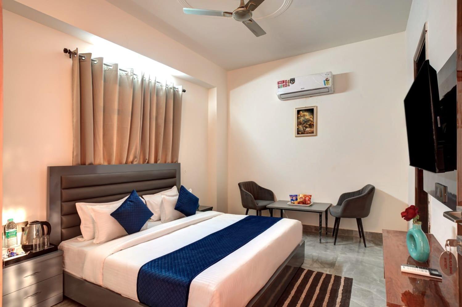 Hotel Elite Grand Near Kailash Hospital Нойда Екстер'єр фото