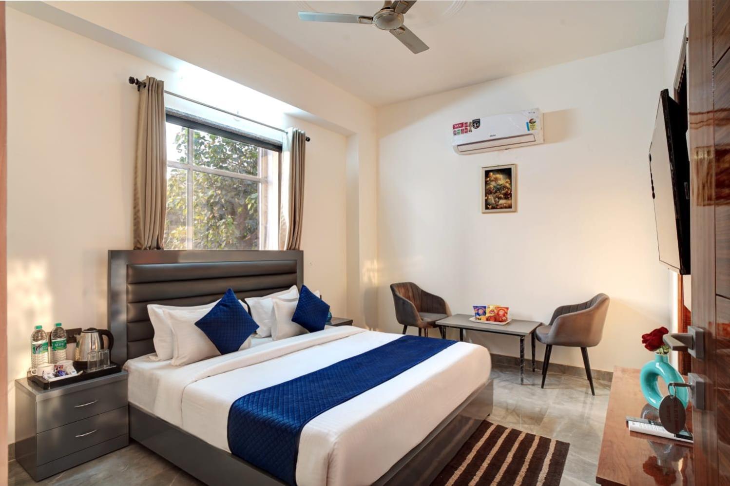 Hotel Elite Grand Near Kailash Hospital Нойда Екстер'єр фото