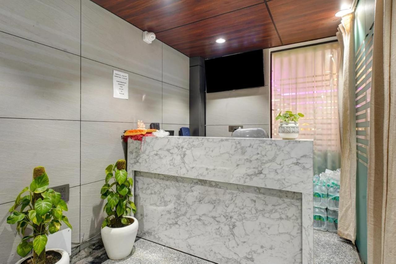 Hotel Elite Grand Near Kailash Hospital Нойда Екстер'єр фото