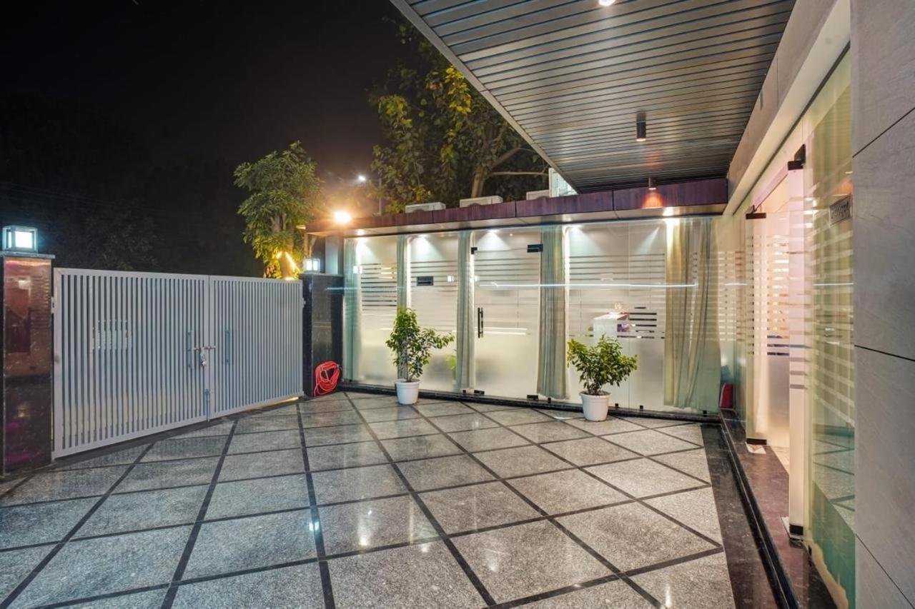 Hotel Elite Grand Near Kailash Hospital Нойда Екстер'єр фото